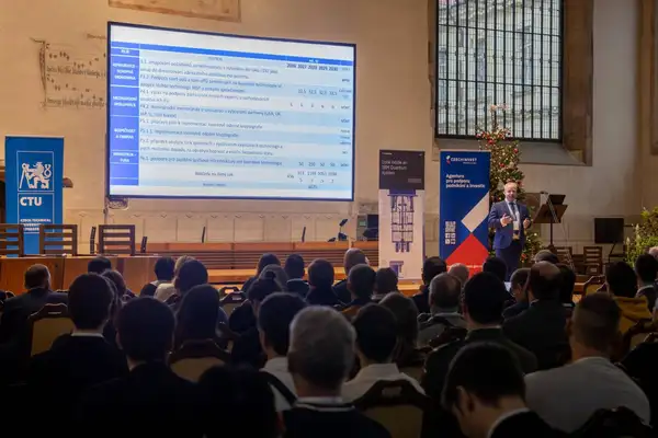 Quantum Day 2025 potvrdil, že Česko si ve vývoji, výuce i zavádění kvantových technologií drží přední pozici. I díky ČVUT